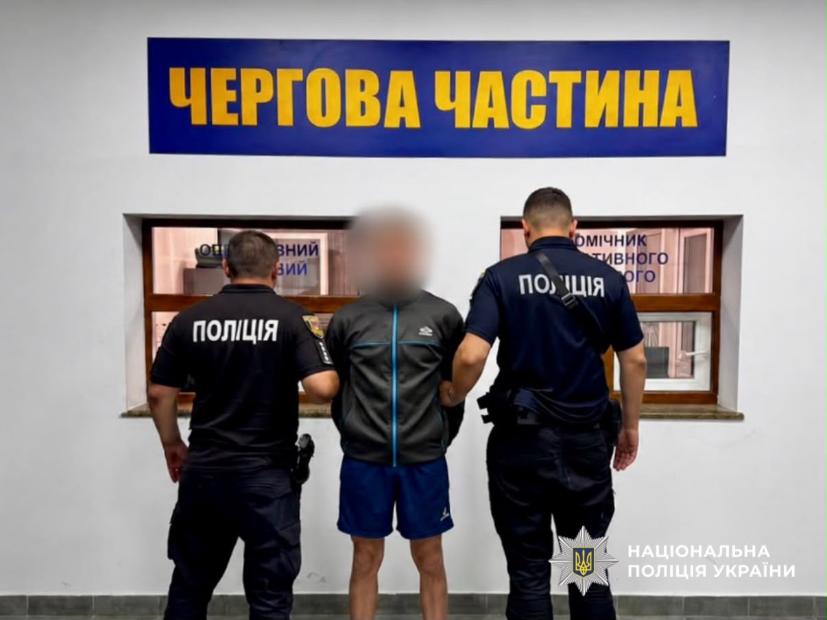 В Одессе мужчина открыл стрельбу по работникам ТЦК: четыре человека ранены, подозреваемого задержали