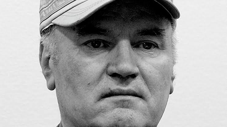 Ратко Младич, осужденный за геноцид боснийских мусульман, скончался в Гааге