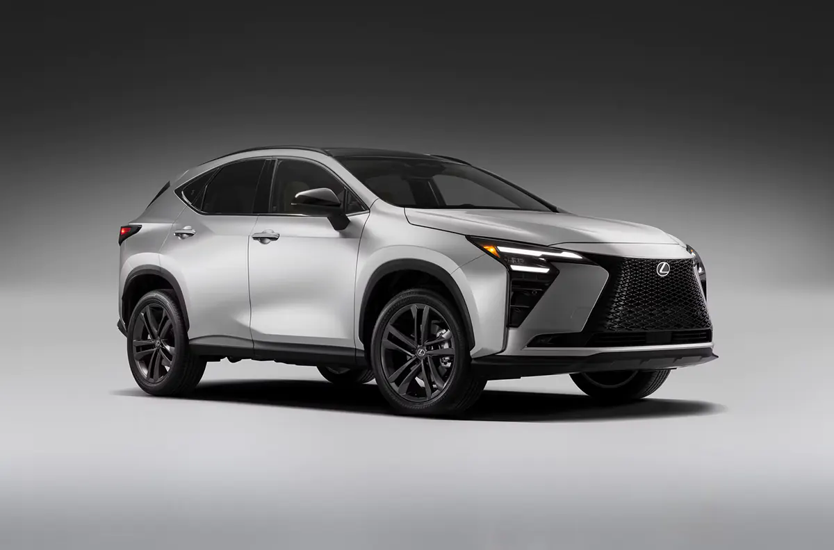 Lexus показав оновлений NX: кросовер отримав нову гібридну систему