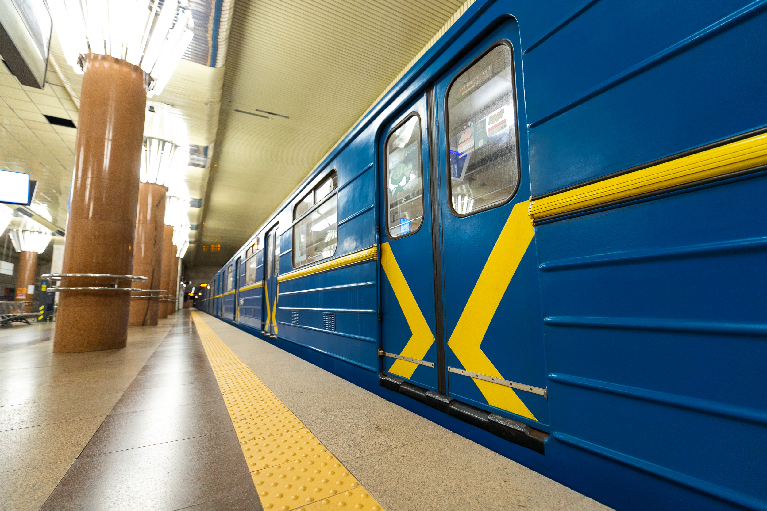 Київський метрополітен змінює правила роботи під час тривог: що буде із "зеленою" лінією