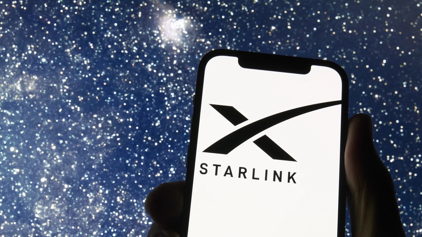 SpaceX отримала дозвіл на 15 тисяч супутників Starlink Mobile: швидкість до 150 Мбіт/с