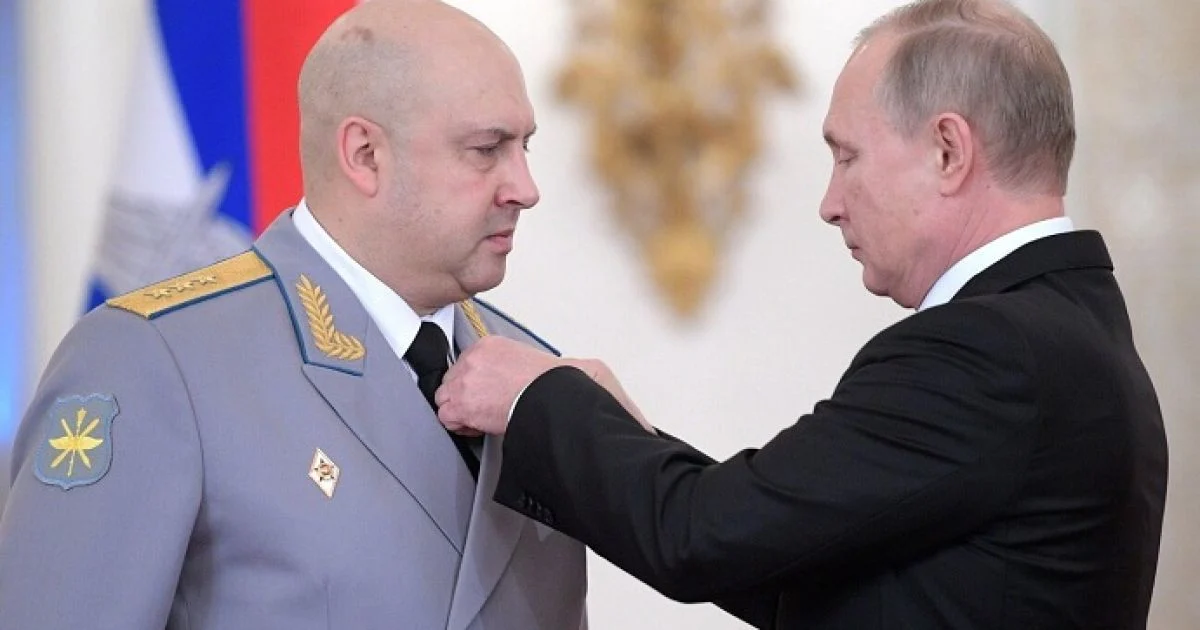 The Telegraph: Путин может поручить Суровикину усилить удары по мостам Киева зимой