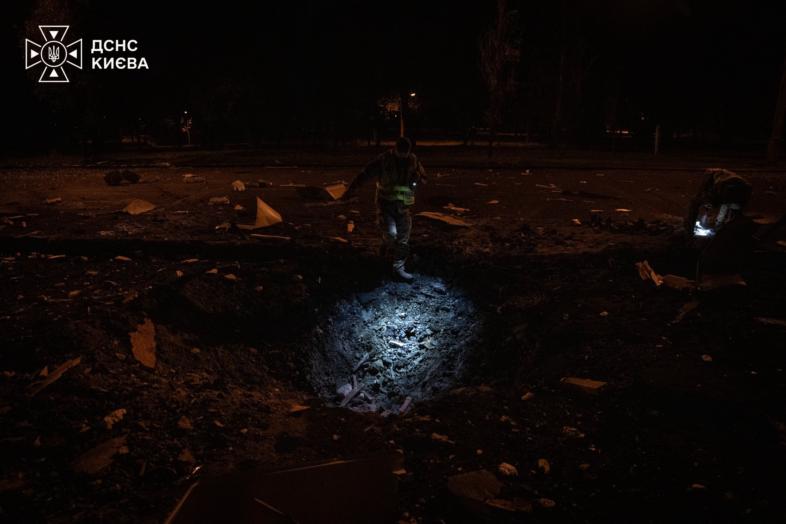 Россия обстреляла Киев ночью 19 октября: ГСЧС сообщила о погибшем и восьми пострадавших